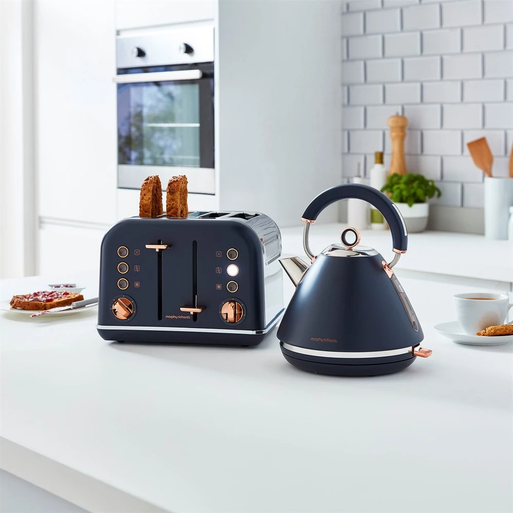 242039_300dpi_2000x2000_03.jpg Morphy Richards Rose Gold and Midnight Blue 4 Slice Toaster -Morphy Richards Sales 2024